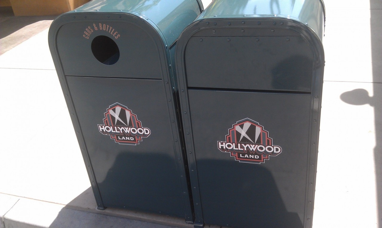 Hollywood Land trashcans now on the Baclot. Guess the name change is slowly rolling out.