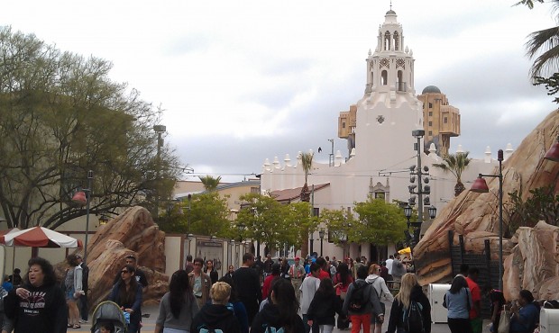 Approaching Carthy Circle.  The walls have been moved and the Carthay and Fountain are now visible/accessible.