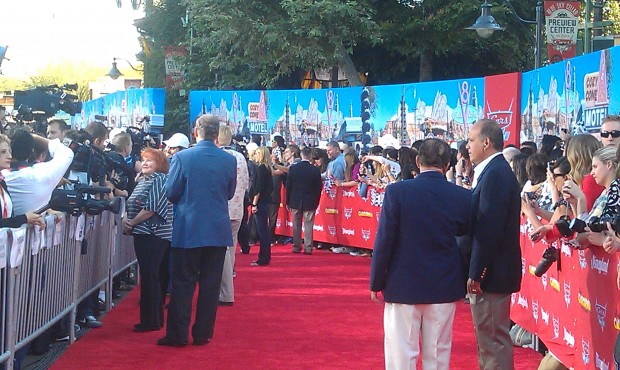People are starting to make their way down the Red Carpet.