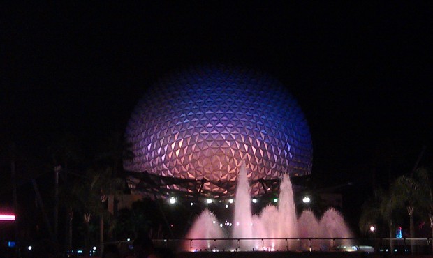 Random Spaceship Earth picture as I head for the bus.