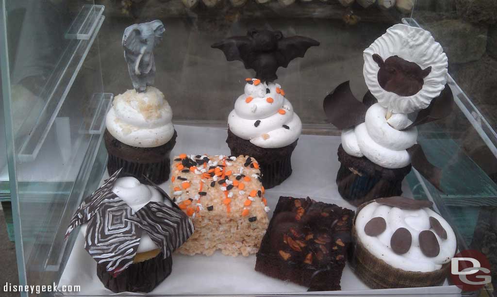 A variety of cupcakes at Kusafiri