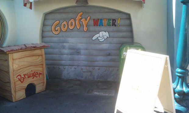 The missing goofy water fountains (seems my original post had a problem)