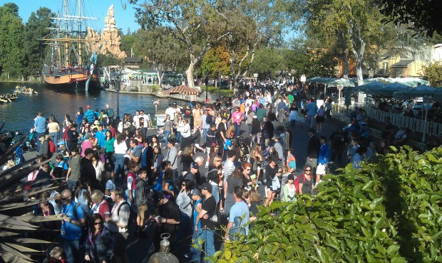 The view from the Pirates bridge toward Frontierland.  A healthy crowd in the park this afternoon.