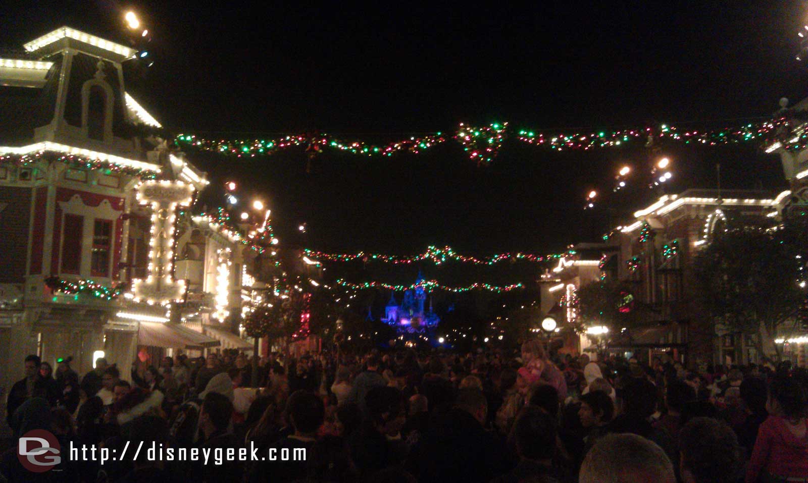 Waiting for Believe in Holiday Magic to begin.1