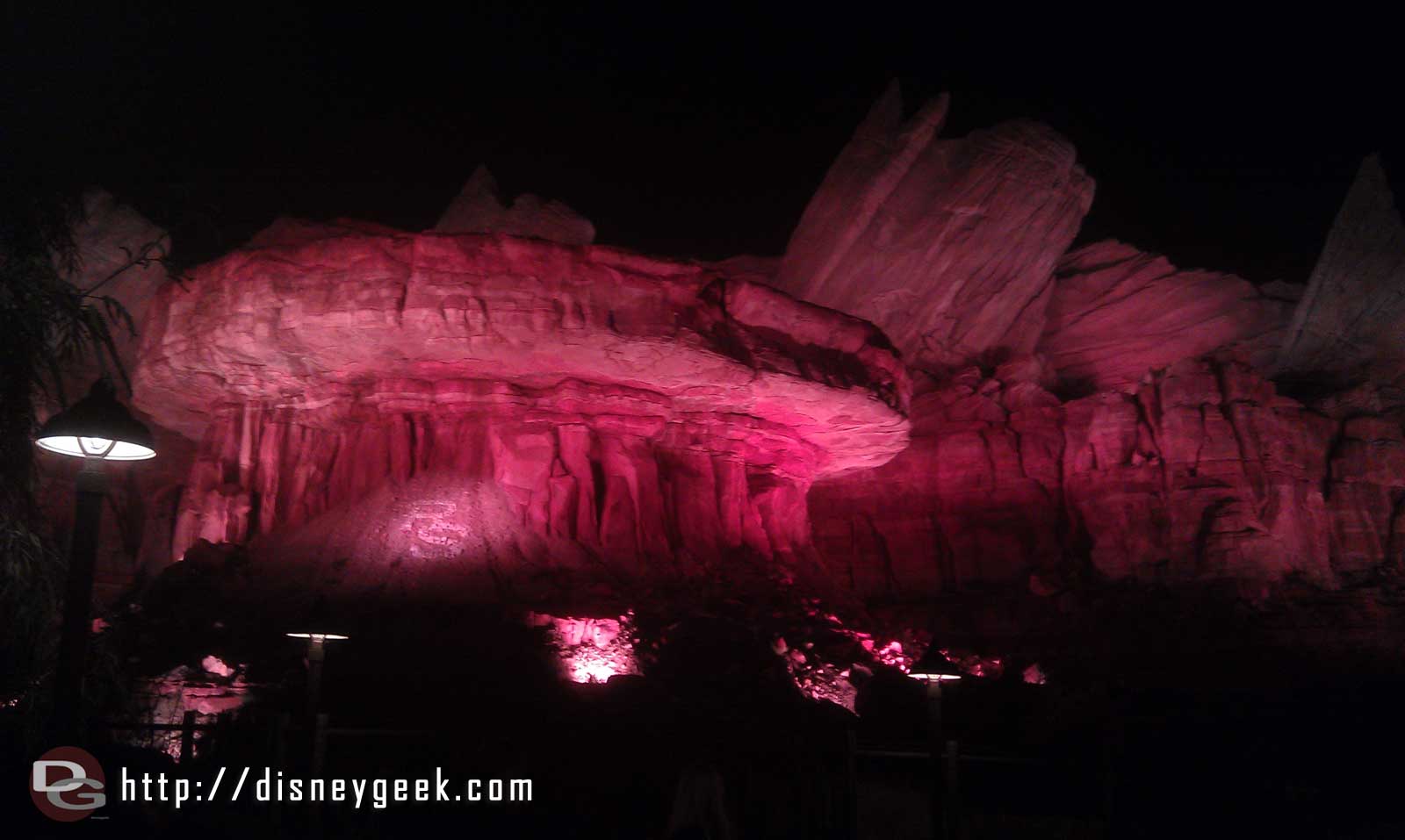 Another pass through Radiator Springs. The Racers have a 90 min standby wait.