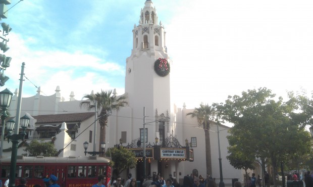 Carthay Circle this afternoon on #BuenaVistaStreet  75 years ago today Snow White premiered at the original.