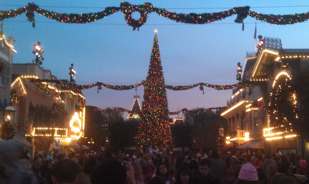 Disneyland tree lighting is the brief audio recording again this year, was hoping a small show returned, no such luck