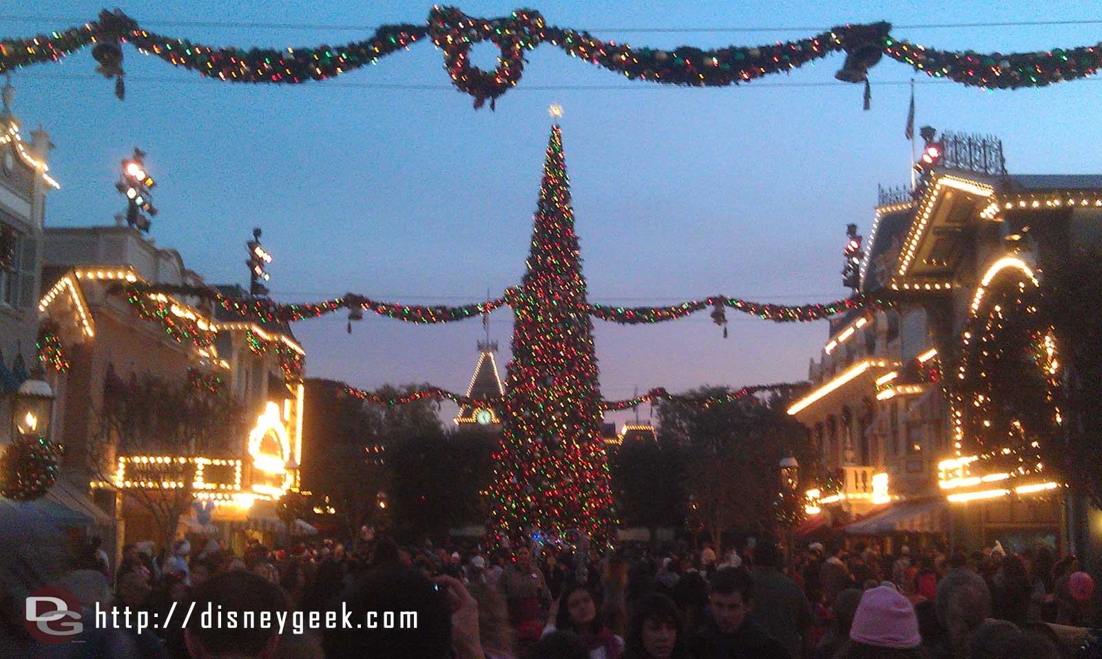 Disneyland tree lighting is the brief audio recording again this year was hoping a small show returned no such luck