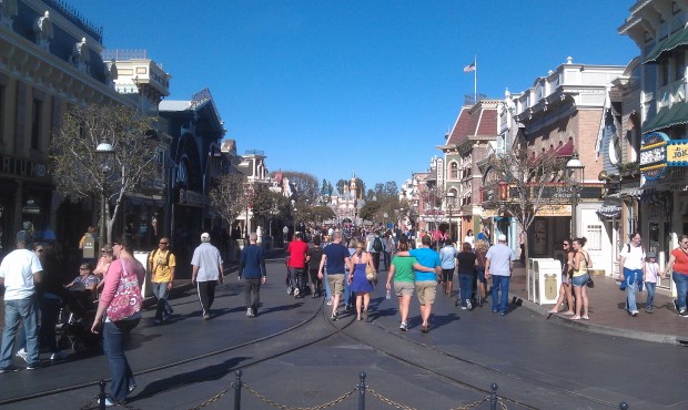 Just arrived at the #Disneyland Resort.  A look down Main Street