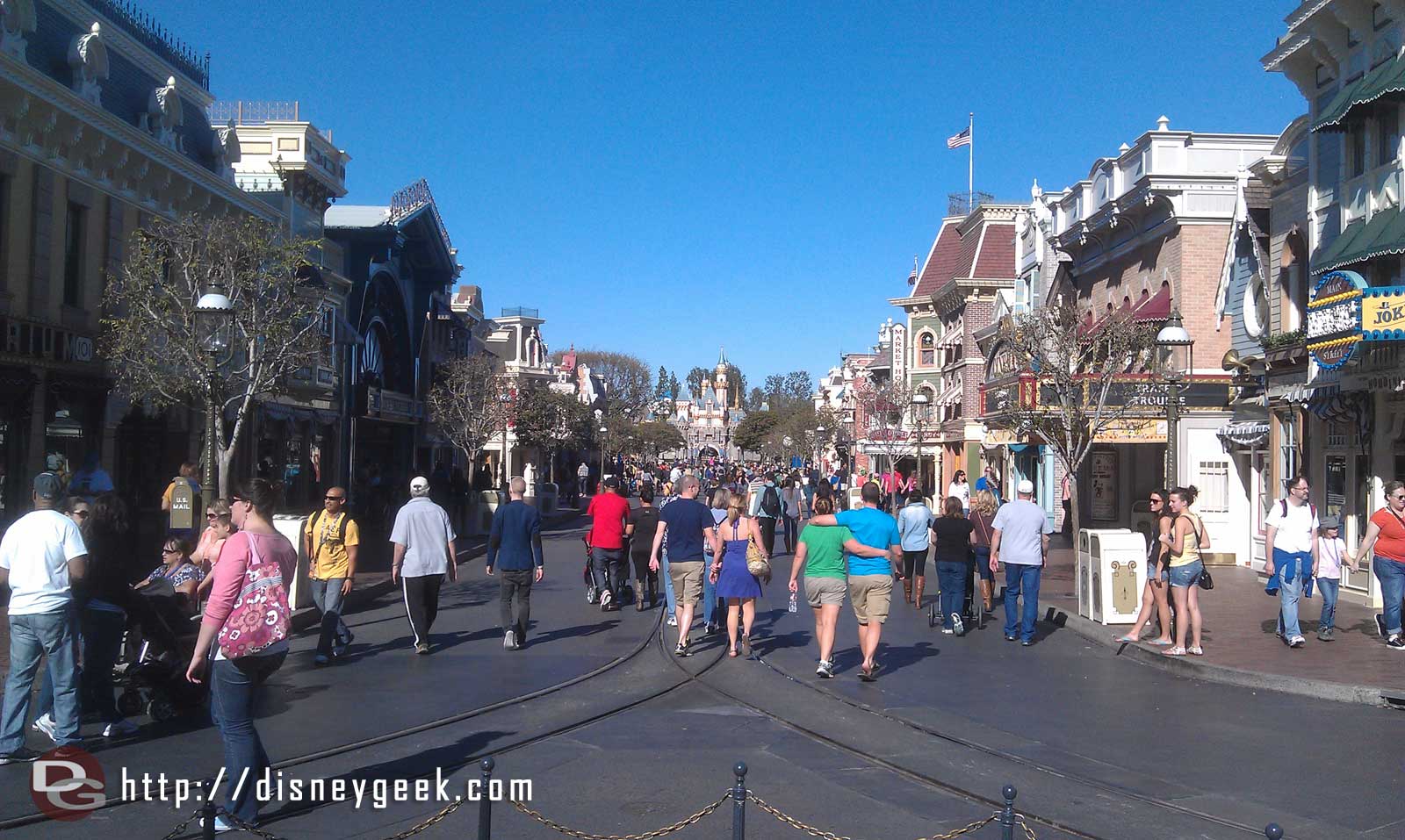 Just arrived at the Disneyland Resort. A look down Main Street