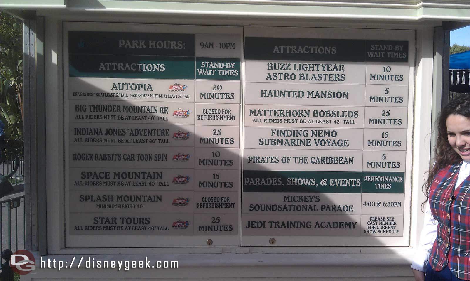 Current Disneyland wait times a nice quiet afternoon. Longest posted wait 25 min for Space Indy Matterhorn