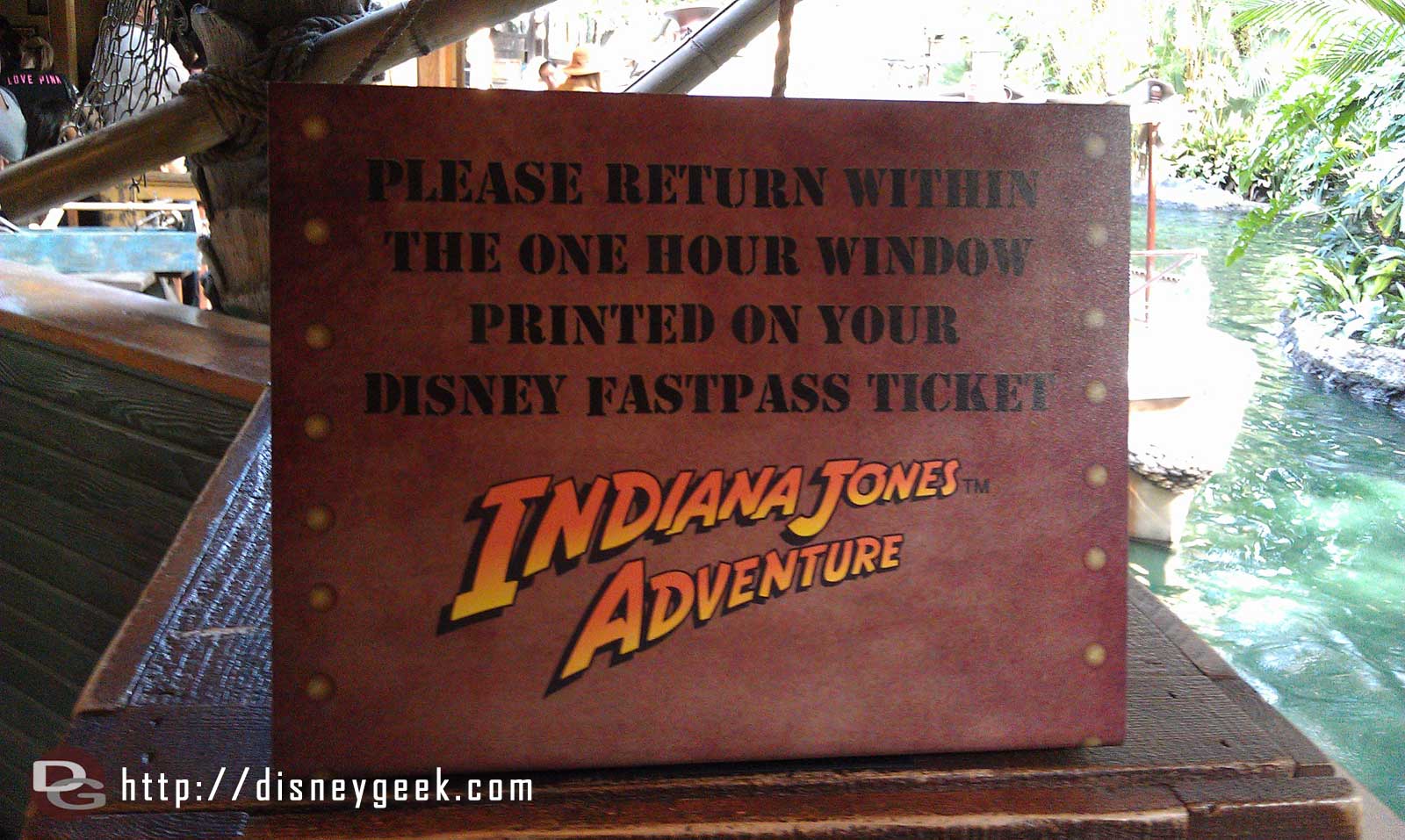 FastPass machines now have signs reminding guests of the return time policy which is going to be enforced now