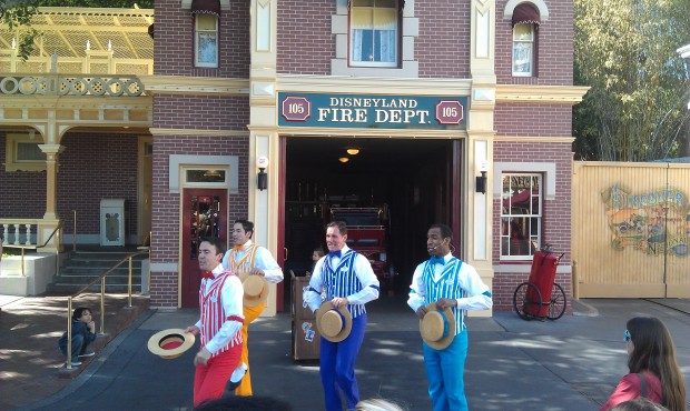 Starting off my afternoon with the Dapper Dans of #Disneyland today.