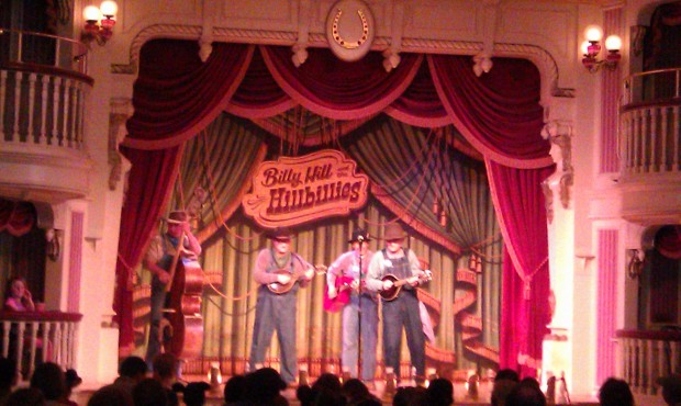 The Billies are back inside the Golden Horseshoe, also the menu has gone back to corn dogs, chicken nuggets, etc