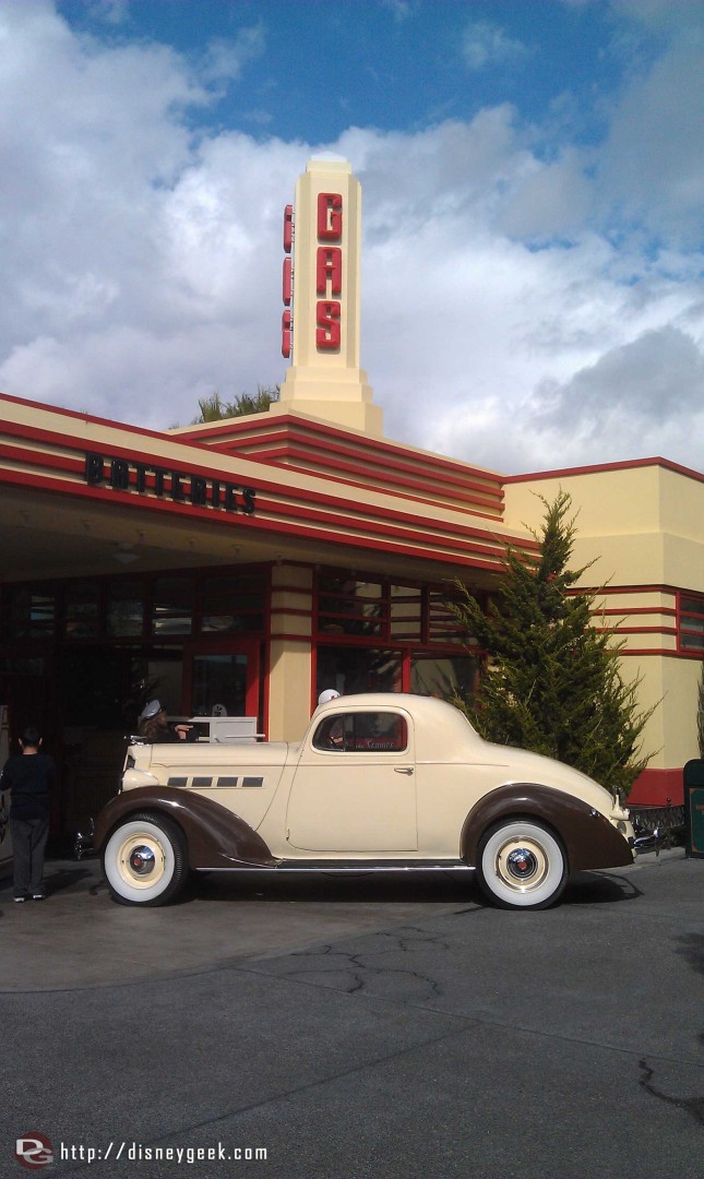 Over on BuenaVistaStreet the Packard at Oswalds has returned since my last trip