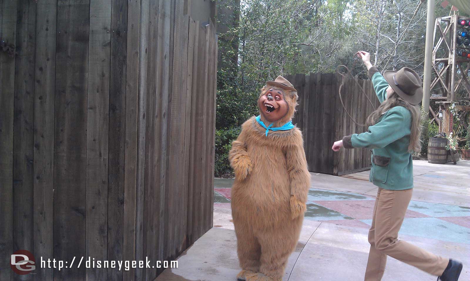 The Big Thunder Ranch is peaceful this afternoon just a couple Country Bears roaming around