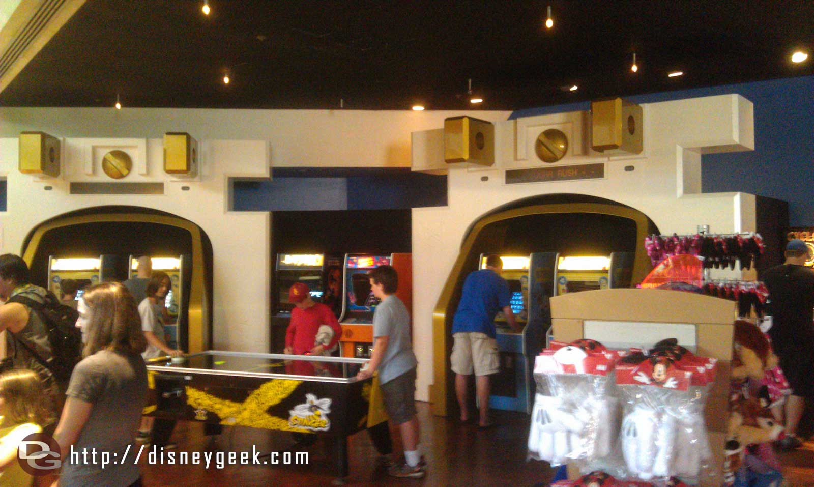 Walls are down in the Starcade. More merchandise and some games including Fix It Felix Jr.