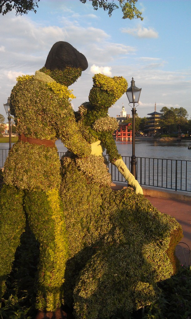 Cinderella and Prince Charming topiary in Epcot