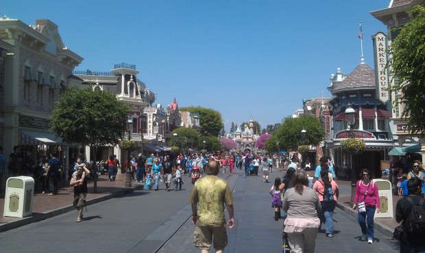 Just arrived @DisneylandToday A look at Main Street USA