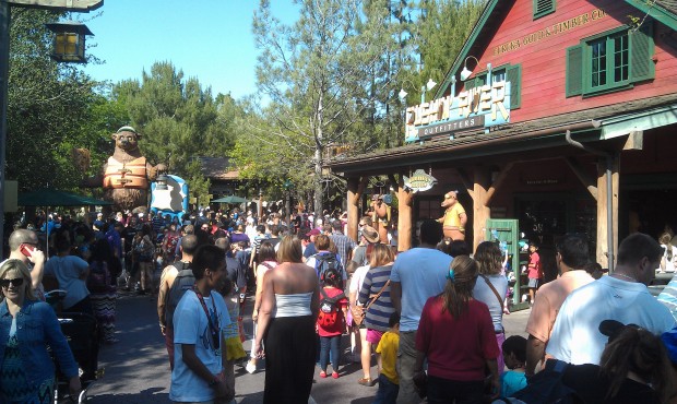 The Fastpass return line for GRR spilled out to the walkway and backed up past the shop.  Standby posted at 55 min