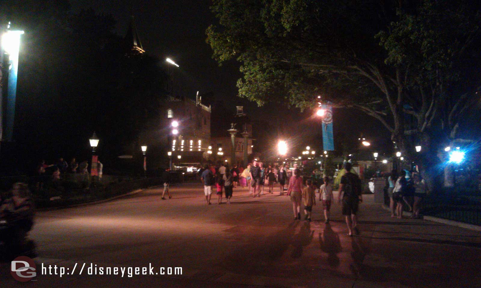 Walking World Showcase on a weeknight is much more open