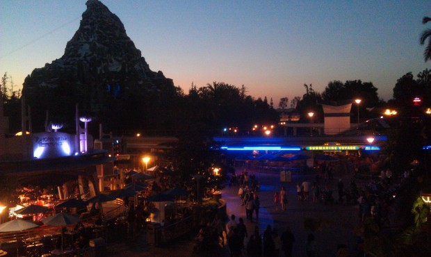 With the subs and Space Mountain closed Tomorrowland is relatively calm to walk around