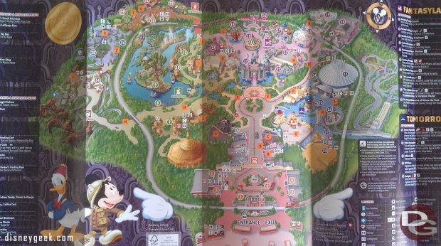 Hong Kong Disneyland Park Map - Centerfold