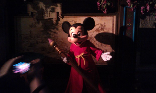 Mickey celebrating after the Premiere of his new show #JustGotHappier