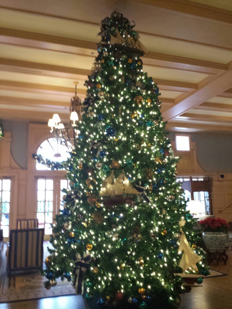 Yacht Club Lobby Christmas Tree