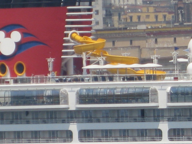 Disney Magic in Naples, Italy - Twist 'n' Spout 