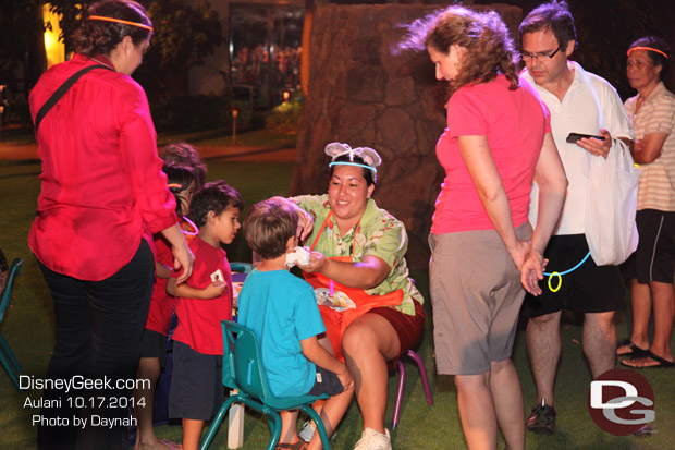 Facepainting at Aulani Halloween Ho'Olaule'A with Disney Friends