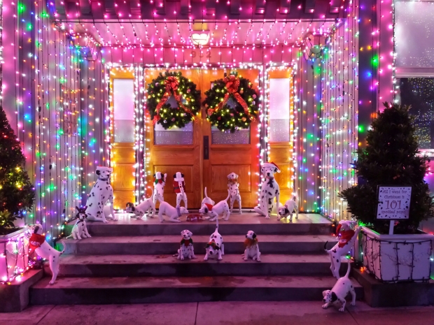 The Osborne Family Spectacle of Dancing Lights is back again at Disney's Hollywood Studios.