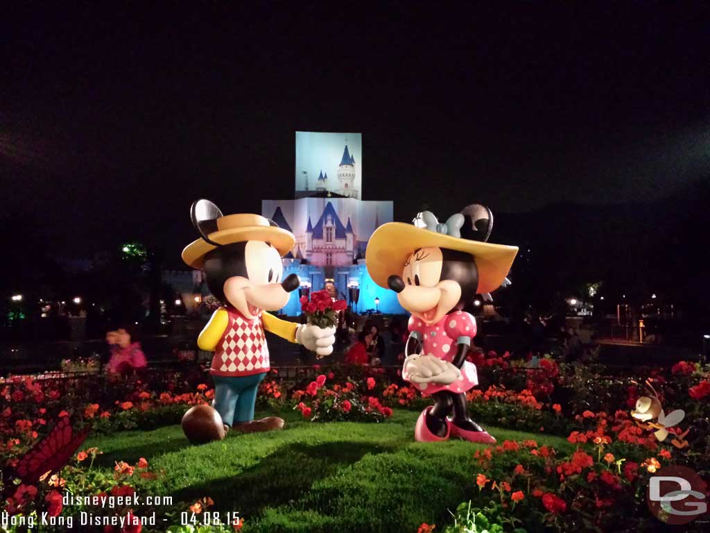 Hong Kong Disneyland - Main Street USA - Springtime Photo Spot - Mickey & Minnie