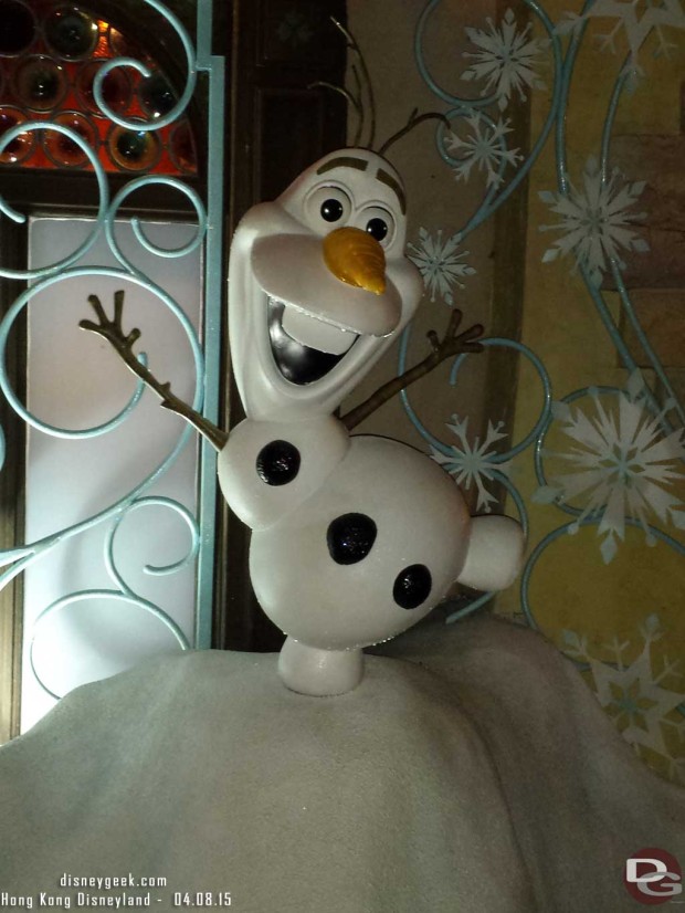 Hong Kong Disneyland - Fantasyland - Olaf at a photospot