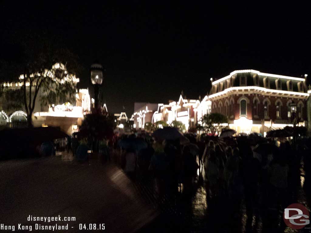 Hong Kong Disneyland - The crowds leaving in the rain after the fireworks