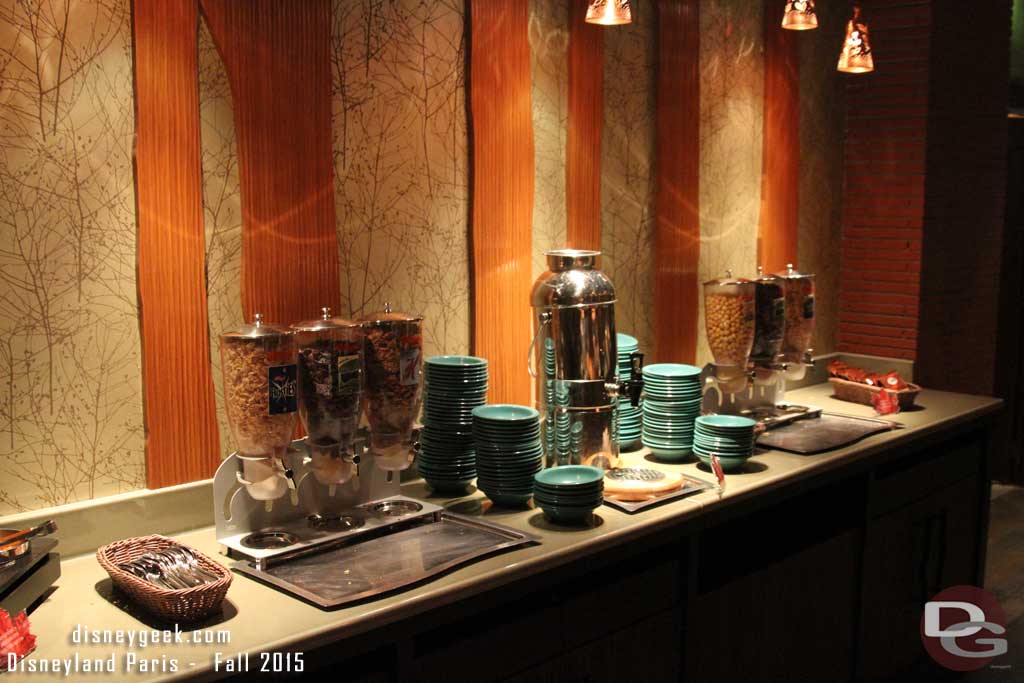 Disney's Sequoia Lodge - Golden Forest Lounge Breakfast