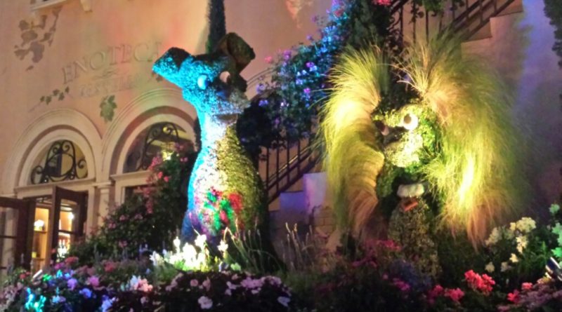 Lady and the Tramp Topiaries near Italy