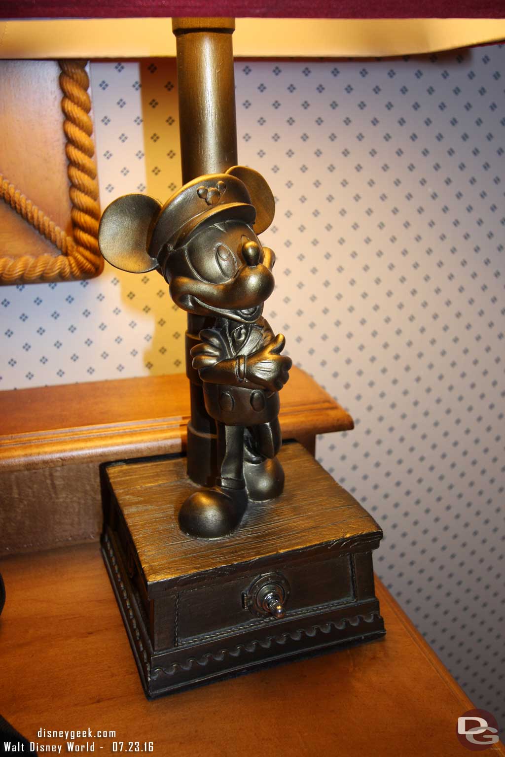 Disney's Yacht Club Resort - Captain Mickey Light