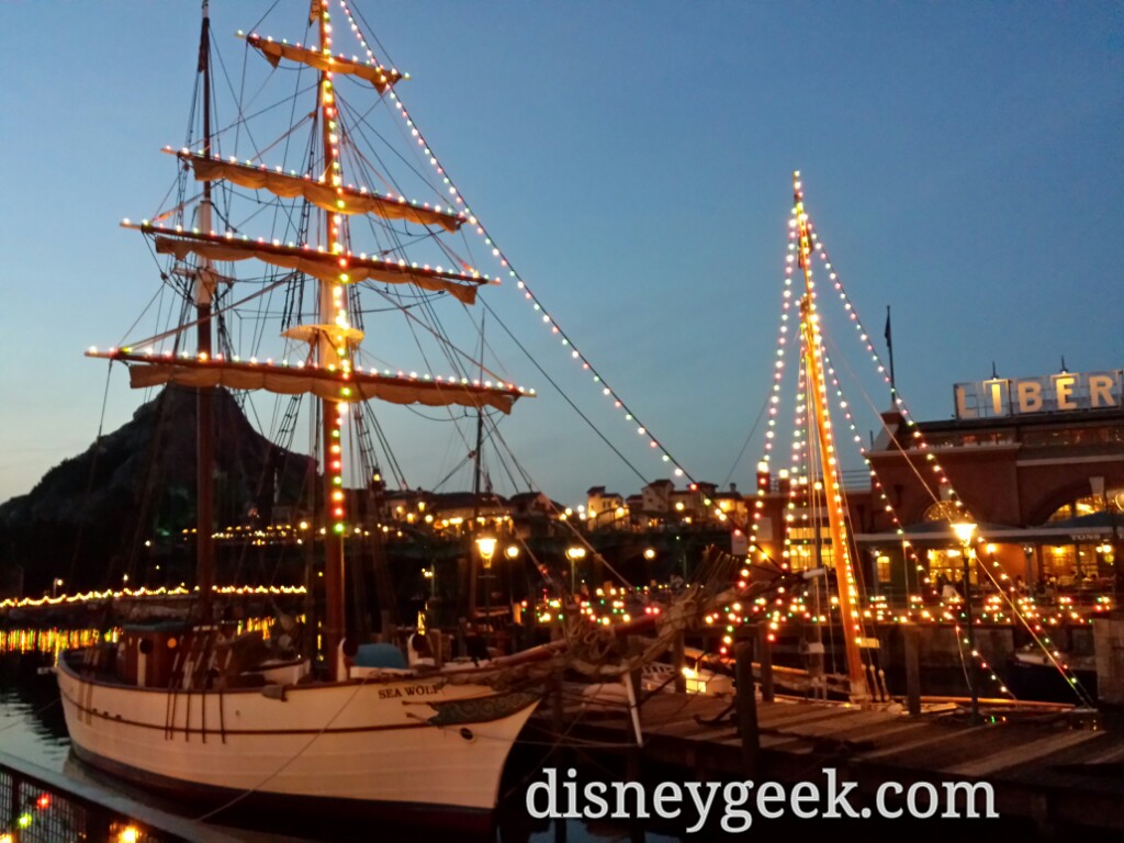 Tokyo DisneySea - American Waterfront Boats are decorated for Christmas.