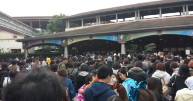 Crowds to enter DisneySea at 7:55am, park opens at 8:00am