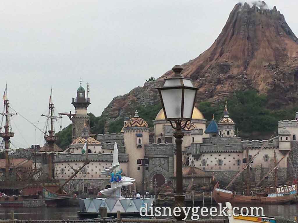 Tokyo Day 3: A rainy and cool afternoon/evening at Tokyo DisneySea