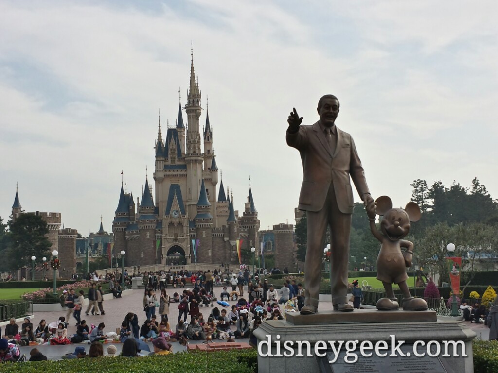 Tokyo Disneyland Partners Statue