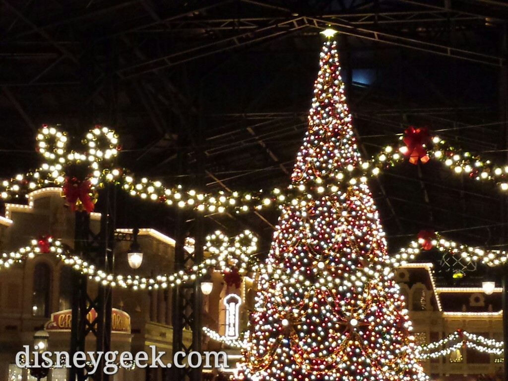 Tokyo Disneyland - World Bazaar Christmas Tree