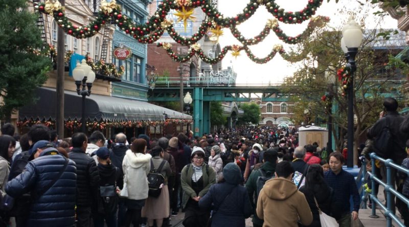 Tokyo DisneySea - Another view of the crowd. Stand by was posted at 90 min already and growing.