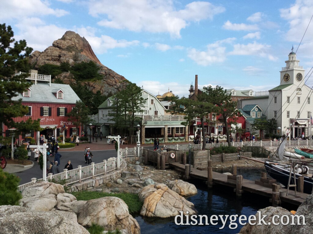 Tokyo Disneyland - American Waterfront - Cape Cod 