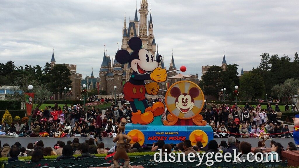 Tokyo Disneyland -Happiness is Here passing by.