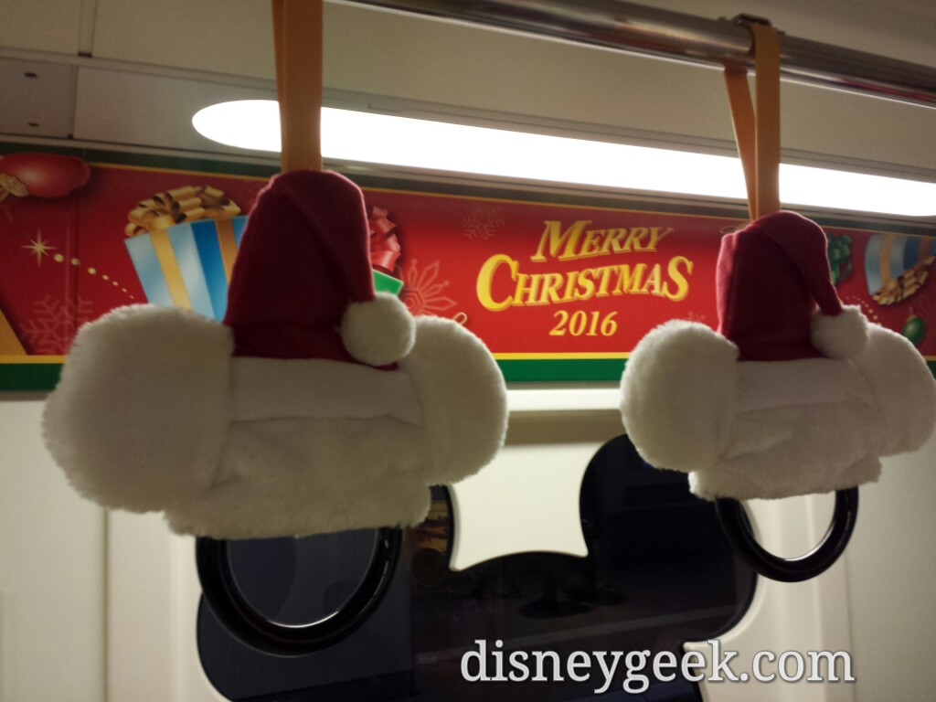 Tokyo Disneyland - Resort Line Christmas Handholds