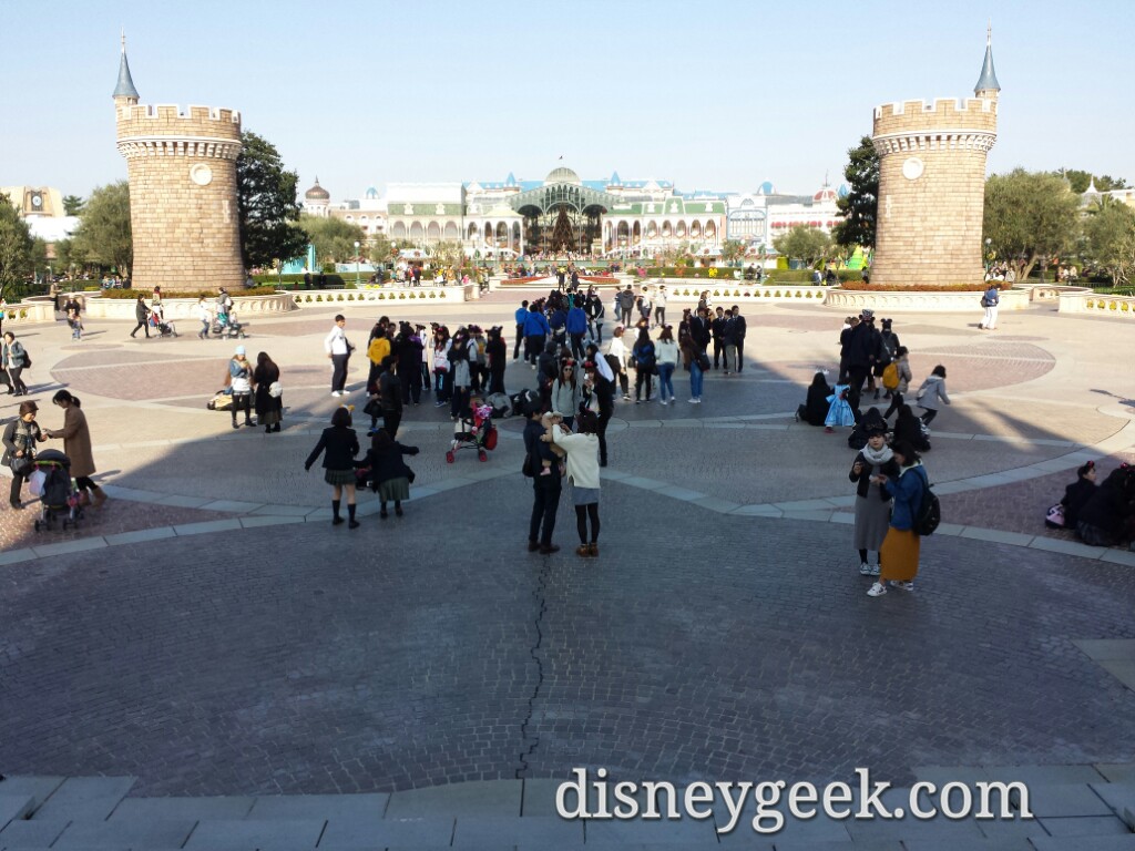 Tokyo Disneyland - Central Plaza