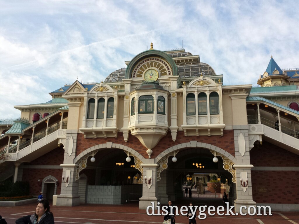 Tokyo Disneyland - Resort Line Station
