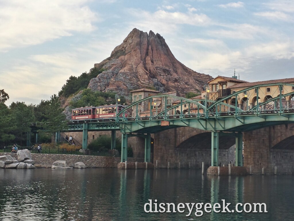 Tokyo DisneySea - DisneySea Electric Railway making its way by.